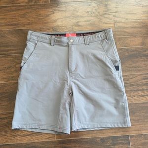Western Rise Shorts in Gray sz XL